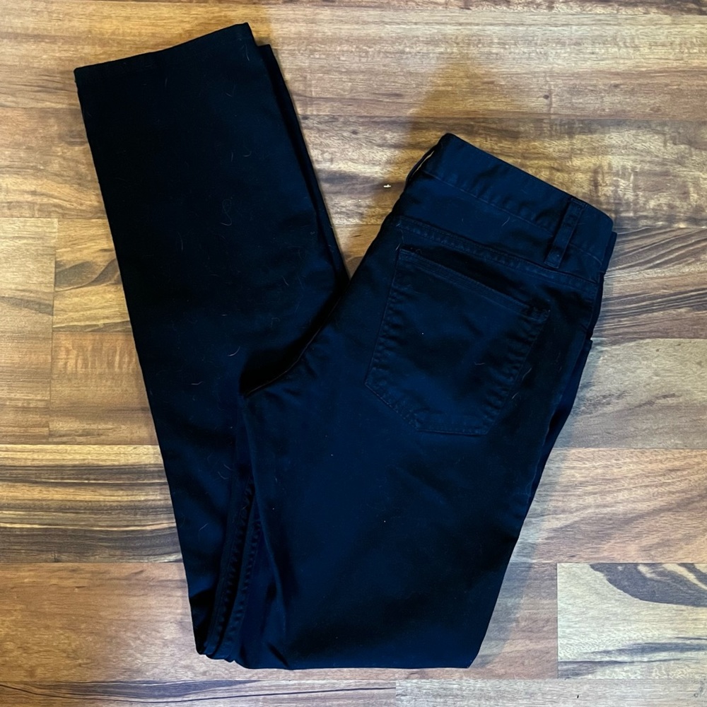 H&M Non-Distressed Straight Leg jeans with butterfly closure
